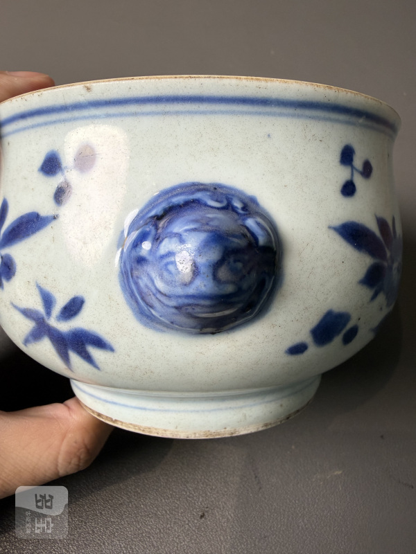 明崇祯 青花花卉纹兽耳炉 - 图8